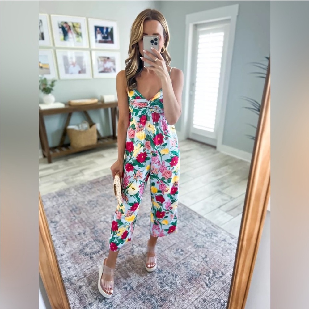 NEW Old Navy Multifloral Tie-Shoulder Cropped Twist-Front Smocked Jumpsuit - M